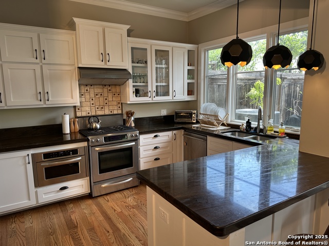 137 Katherine Ct # B, Alamo Heights, Texas image 8