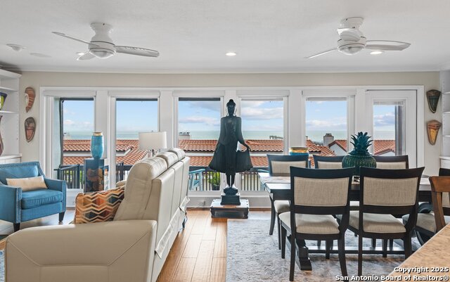 4270 Ocean Drive #11, Corpus Christi, Texas image 4