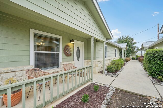 121 S Plant Ave #APT 4, Boerne, Texas image 3