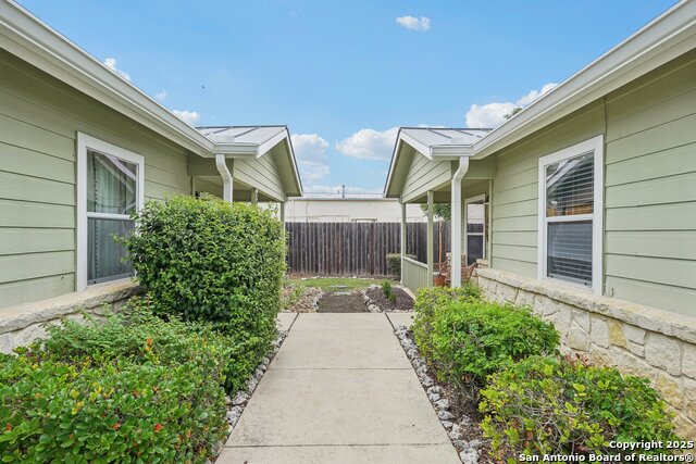 121 S Plant Ave #APT 4, Boerne, Texas image 4