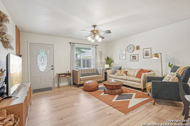 121 S Plant Ave #APT 4, Boerne, Texas image 6