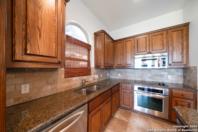 17545 E Reed Parks Rd #2, Jonestown, Texas image 13