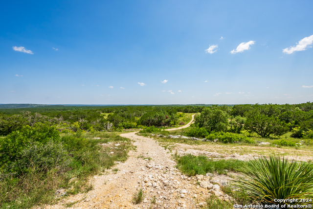 1239 Pr 2321, Hondo, Texas image 14