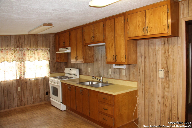 3093 County Road 429, Uvalde, Texas image 38