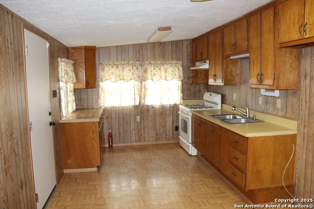 3093 County Road 429, Uvalde, Texas image 39