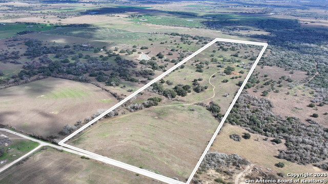 3113 Hannessee Rd, Yoakum, Texas image 2