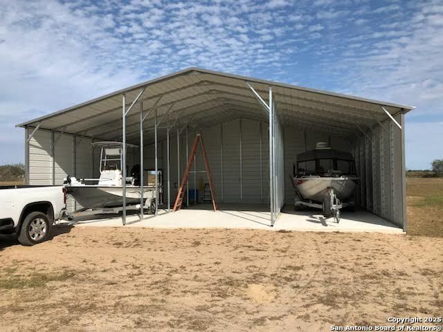 1185 County Road 7718, Devine, Texas image 25