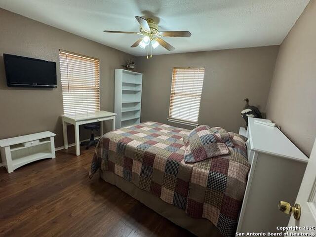 1185 County Road 7718, Devine, Texas image 9