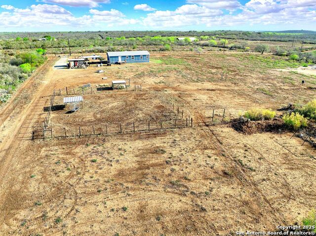452 Pr 6620, Devine, Texas image 9