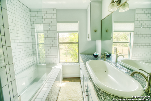 2700 Little Creek, Utopia, Texas image 39