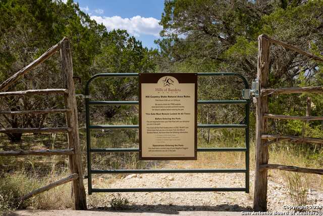 464 Mustang Pass, Bandera, Texas image 28