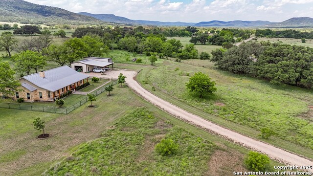 2657 West Sabinal Road, Utopia, Texas image 33