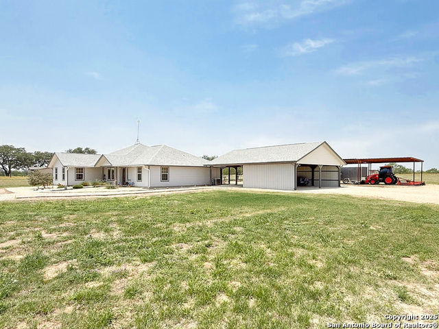 1185 County Road 7718, Devine, Texas image 3