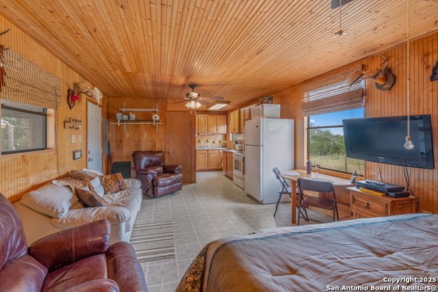 932 Shin Oak, Menard, Texas image 8
