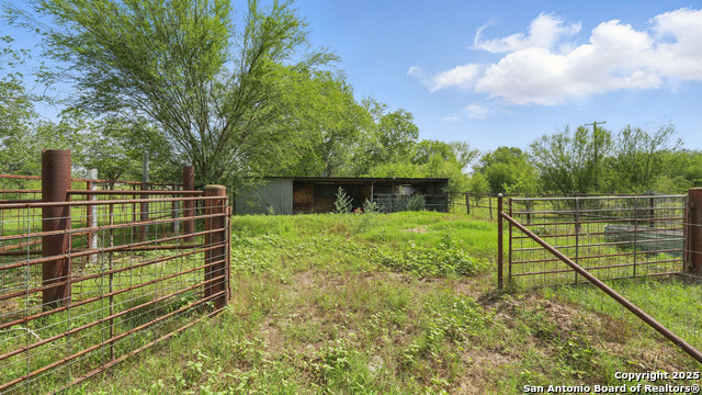 10142 Fm 537, Stockdale, Texas image 31
