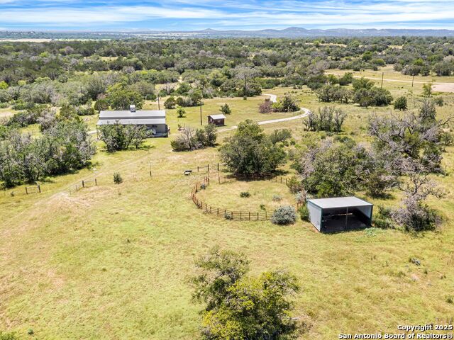 715 Waring Welfare, Comfort, Texas image 10