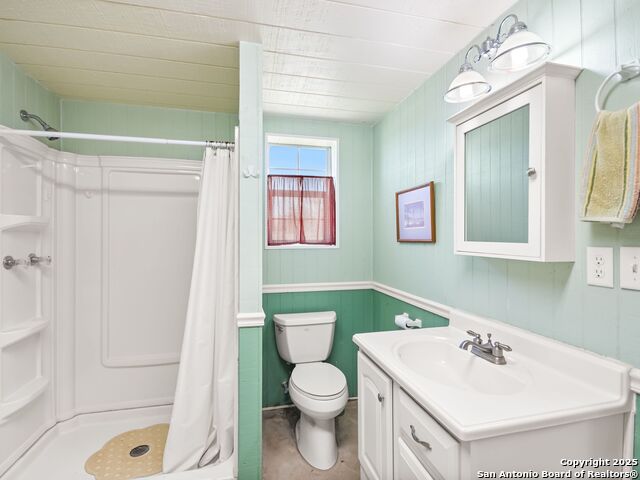 715 Waring Welfare, Comfort, Texas image 17