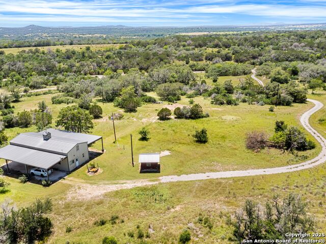 715 Waring Welfare, Comfort, Texas image 3
