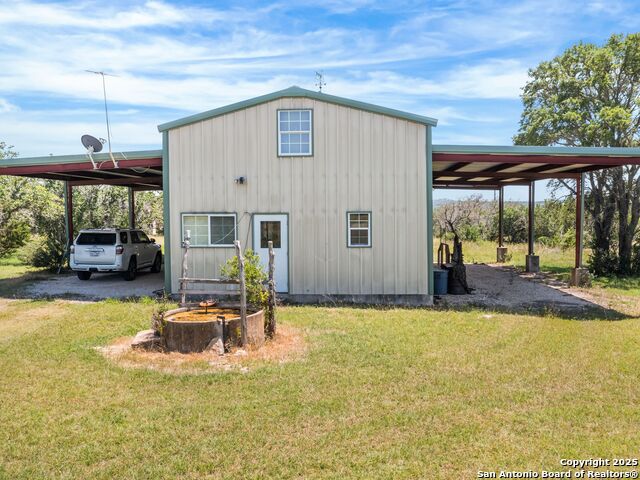 715 Waring Welfare, Comfort, Texas image 4