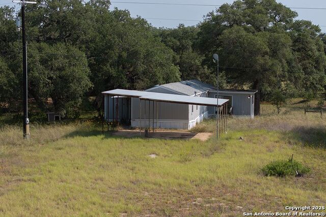 1003 County Road 334, Stockdale, Texas image 34