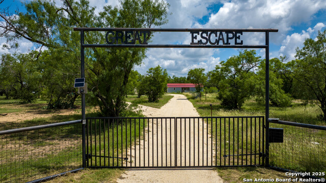 1231 B & R Road, Vanderpool, Texas image 1