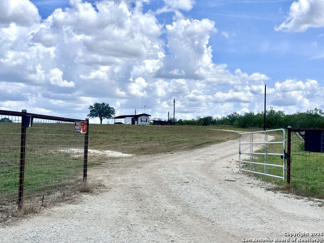 8268 Fm 1347, Stockdale, Texas image 2