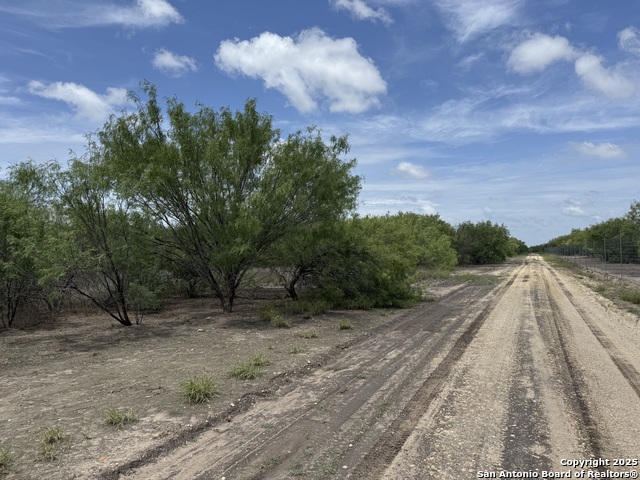 County Rd 4006, Crystal City, Texas image 31