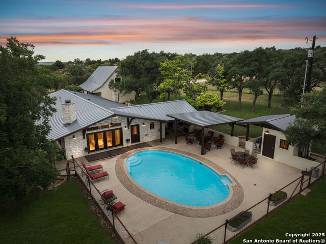 452 Stoneleigh Rd, Center Point, Texas image 1