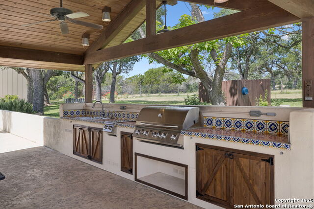 452 Stoneleigh Rd, Center Point, Texas image 11