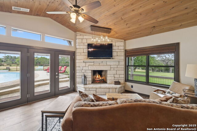 452 Stoneleigh Rd, Center Point, Texas image 16