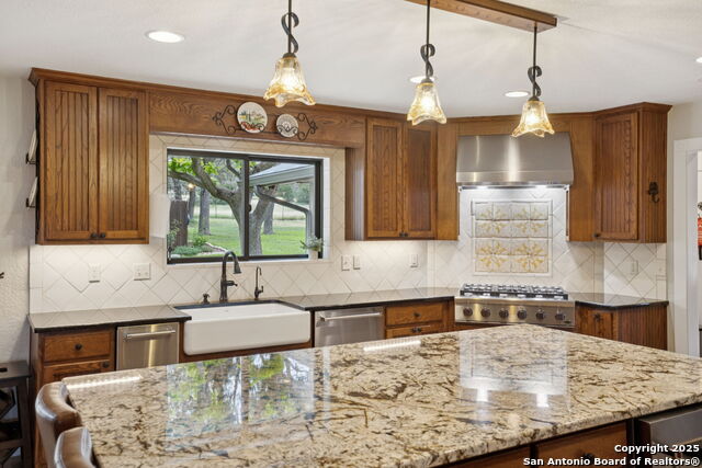 452 Stoneleigh Rd, Center Point, Texas image 22