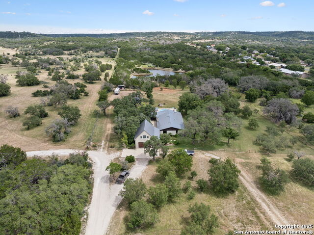 452 Stoneleigh Rd, Center Point, Texas image 3
