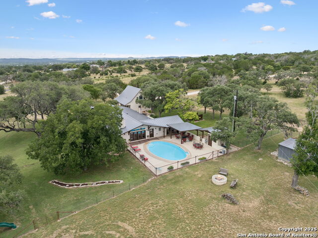 452 Stoneleigh Rd, Center Point, Texas image 5