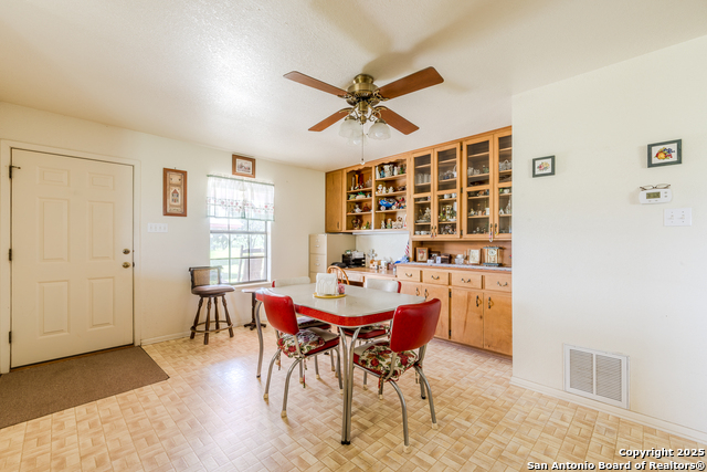 8041 Fm 2200, Yancey, Texas image 11
