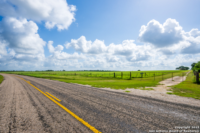 8041 Fm 2200, Yancey, Texas image 2