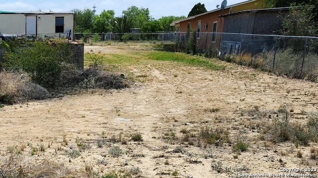 1287 Elk Lane, Eagle Pass, Texas image 7
