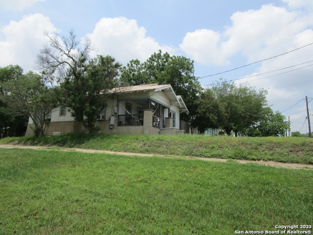 840 S Castell Ave, New Braunfels, Texas image 10