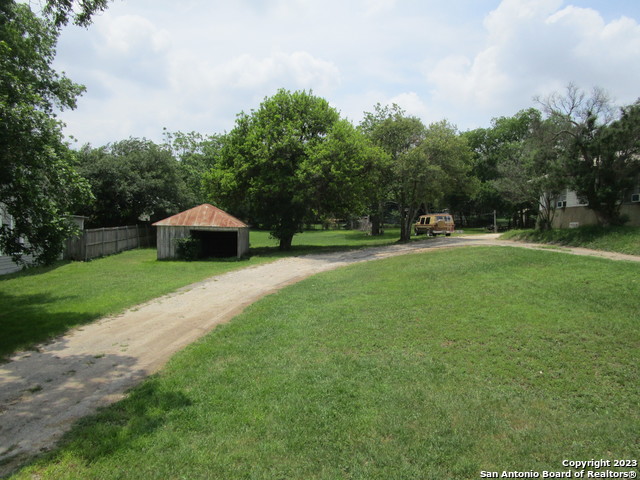 840 S Castell Ave, New Braunfels, Texas image 5