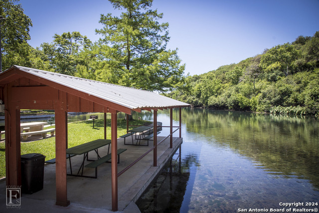 1052 Hayselton Ave, New Braunfels, Texas image 7