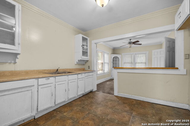 242 Simon, San Antonio, Texas image 21