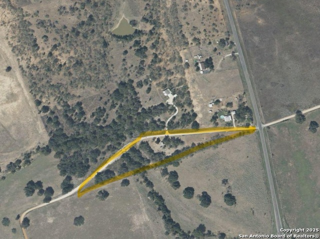 6431 Cr 114, Nixon, Texas image 1