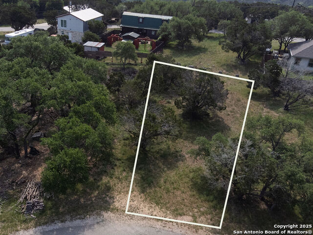 1009 Deerwood, Canyon Lake, Texas image 6