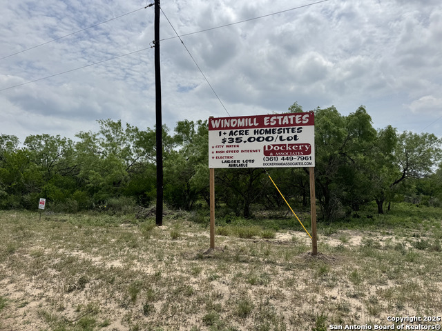 Cr 200, Three Rivers, Texas image 3
