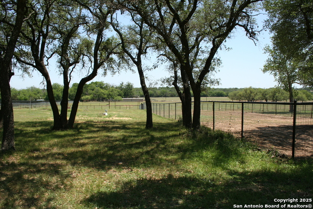 510 Patten Dr, Johnson City, Texas image 4