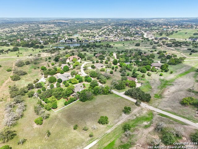 1314 Saddle Club Drive, Kerrville, Texas image 5