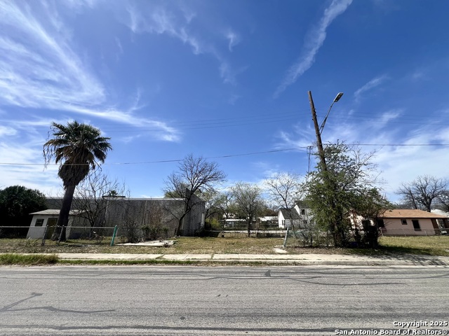 615 Frank, San Antonio, Texas image 2