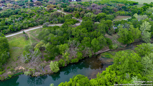 1600 River Trl, Seguin, Texas image 2