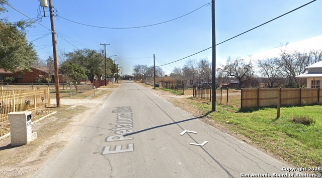 322 E Petaluma Blvd, San Antonio, Texas image 4