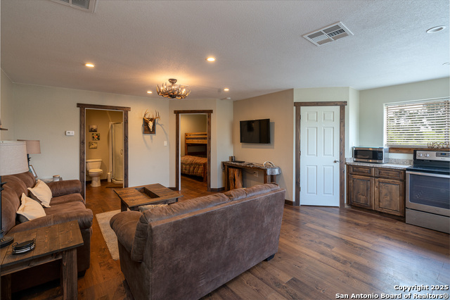 235 Acorn, Lockhart, Texas image 12