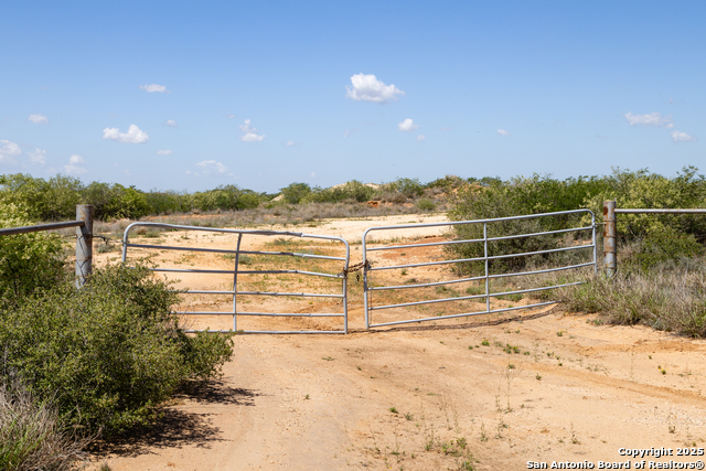 000 Us Hwy 83 N, Laredo, Texas image 25
